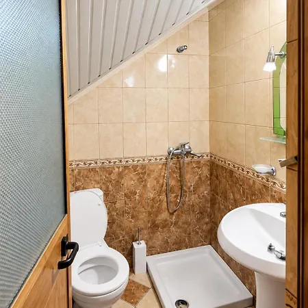Accommodatie bij particulieren Private With Private Bathroom & Balcony In Elegant Gjelaj Tirana